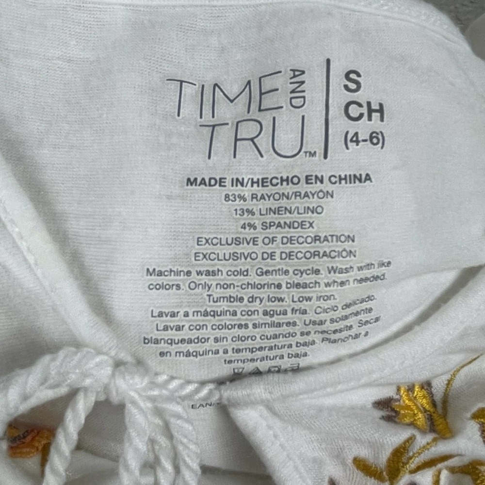 Time & Tru White Boho Chic Embroidered Bell Sleeve Top Size Small - Picture 7 of 7